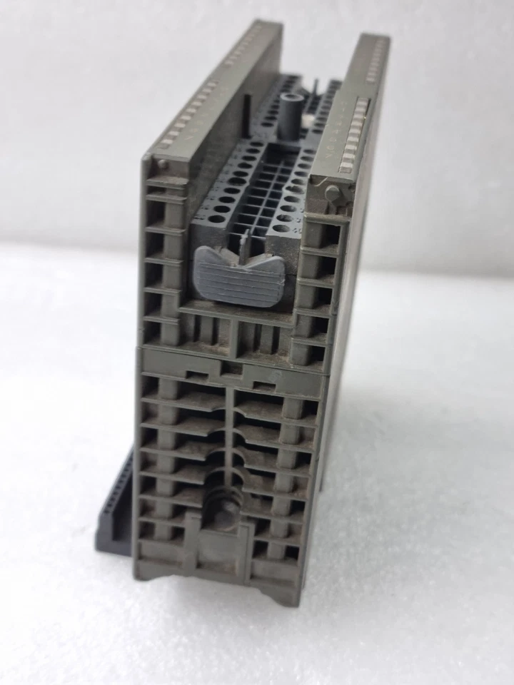 SIEMENS 6ES7 321-1BL00-0AA0 SIMATIC S7 E-STAND 4 MODULE 6ES73211BL000AA0 (USED)